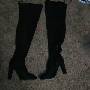 I'm selling sexy fashion boots